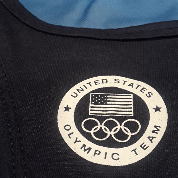 Nike. Seeveless sports tee - Picture 4 of 5